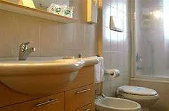 Ih Hotels Milano Aparthotel Argonne Park 3*, Milan Italie